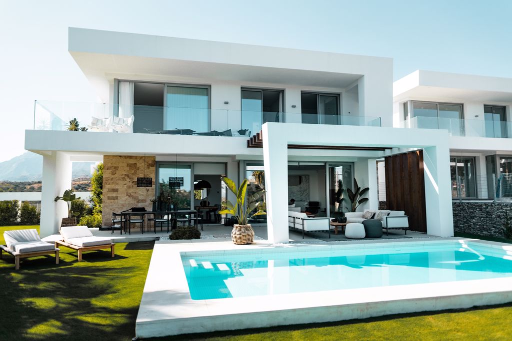 Villa-Renovation-Rebuild-amp-Transform-Old-Villas2